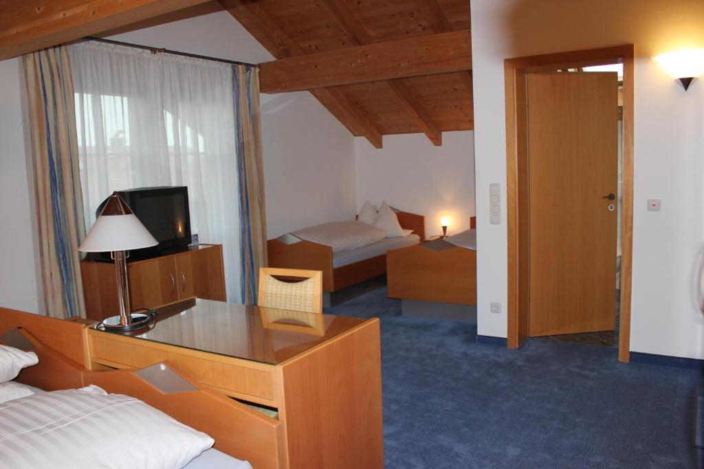 Pension Demmel, Bed & Breakfast Bruckmühl Стая снимка