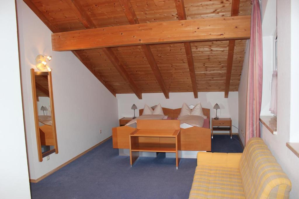 Pension Demmel, Bed & Breakfast Bruckmühl Стая снимка